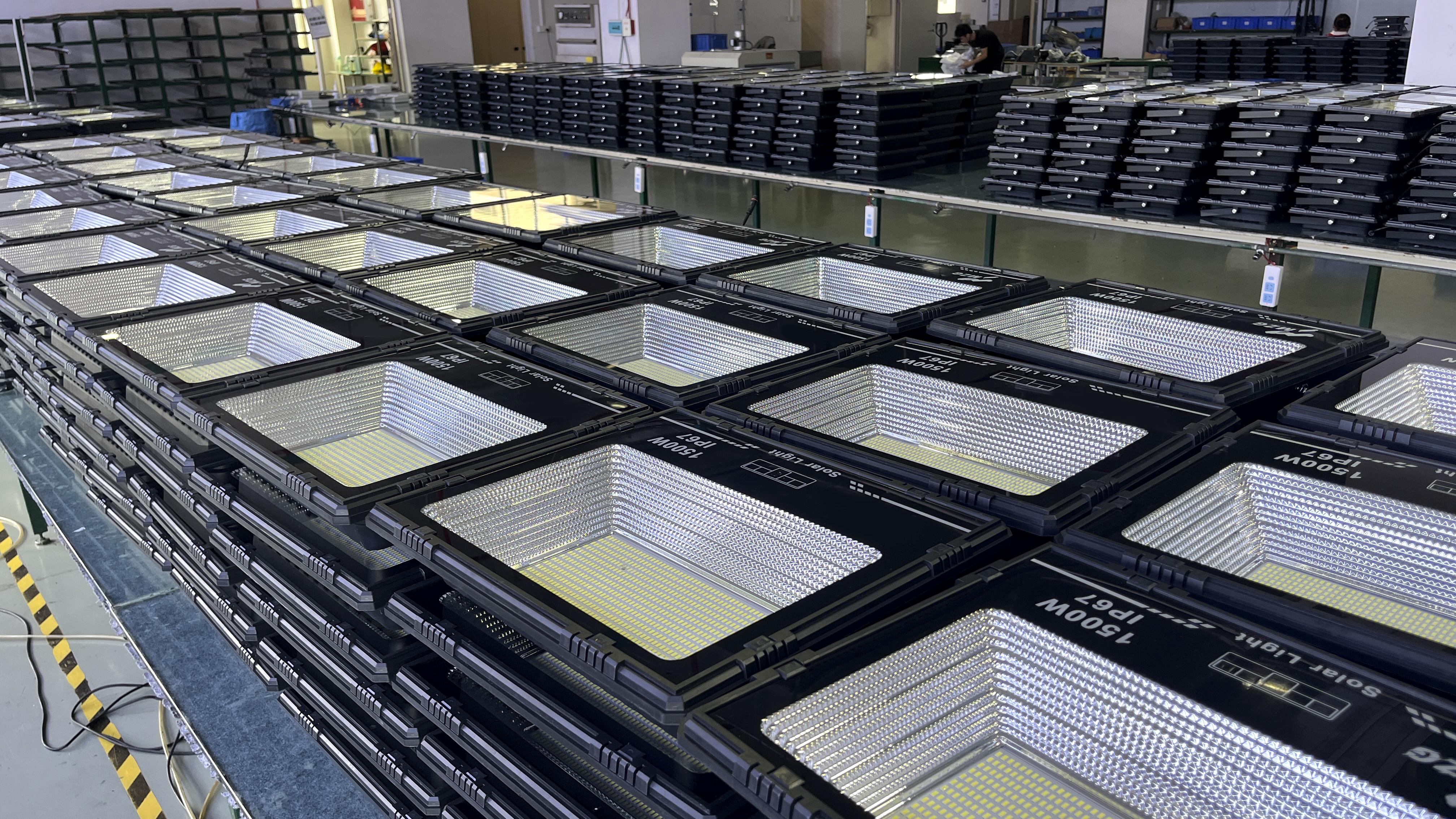 太陽(yáng)能投光燈-聚寶盆-ABS款(圖3) 太陽(yáng)能投光燈-聚寶盆-ABS款(圖3)